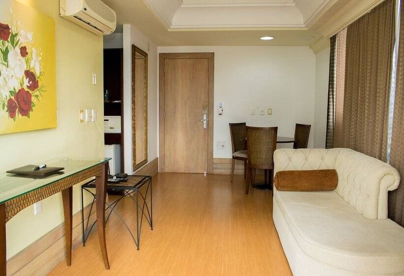 デラックスルーム, Jacques Georges Business