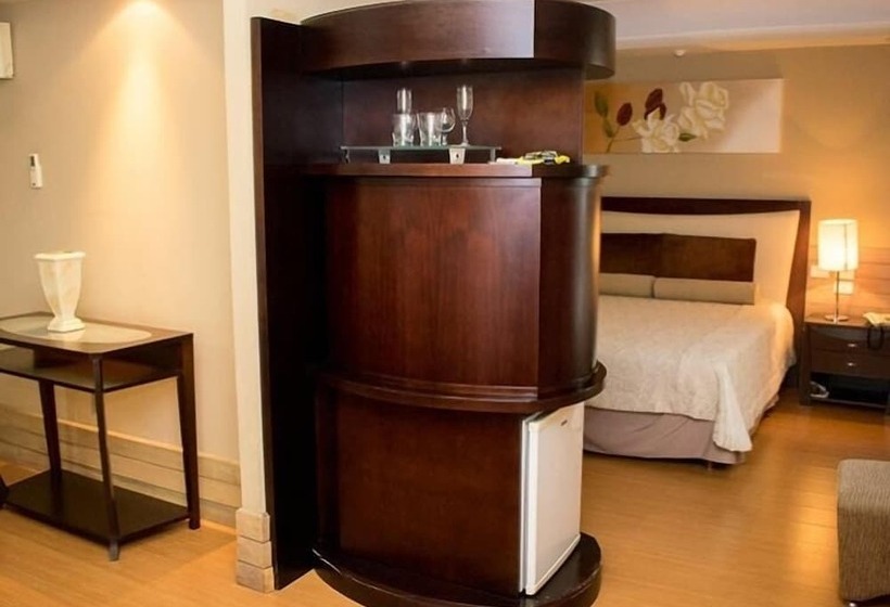 デラックスルーム, Jacques Georges Business