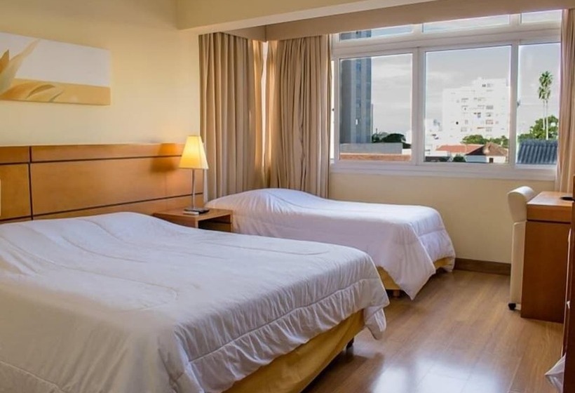 デラックストリプルルーム, Jacques Georges Business