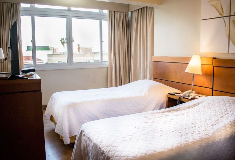 デラックストリプルルーム, Jacques Georges Business