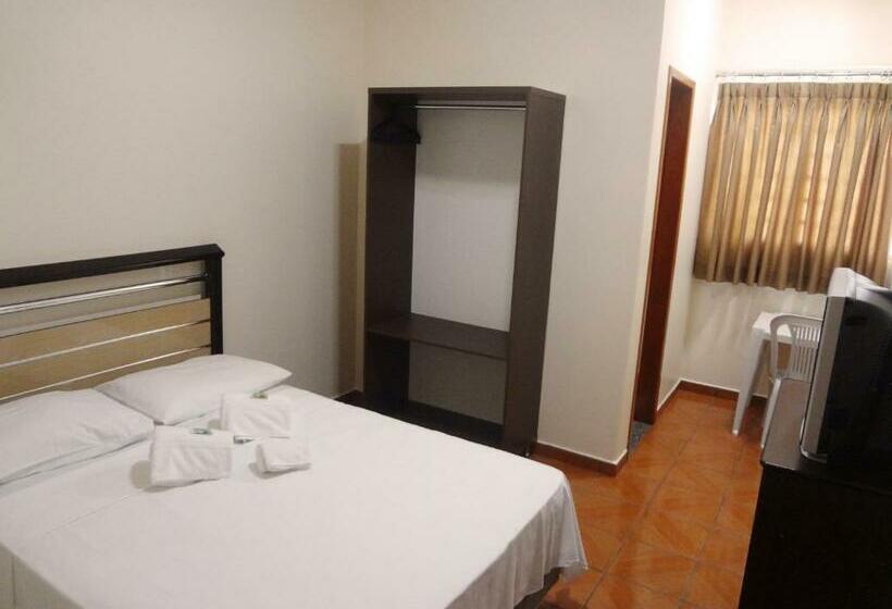 StandaardKamer, Pinheiros