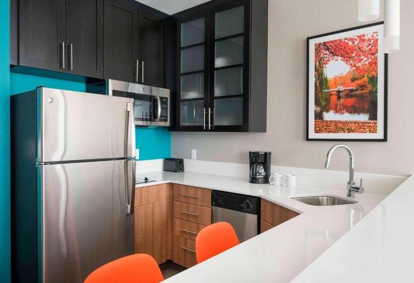 מיטת קינג בסוויטה, Residence Inn By Marriott Boston Watertown