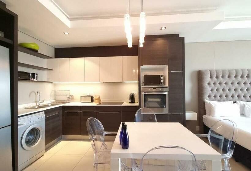 Студия Deluxe, The Residences At Crystal Towers