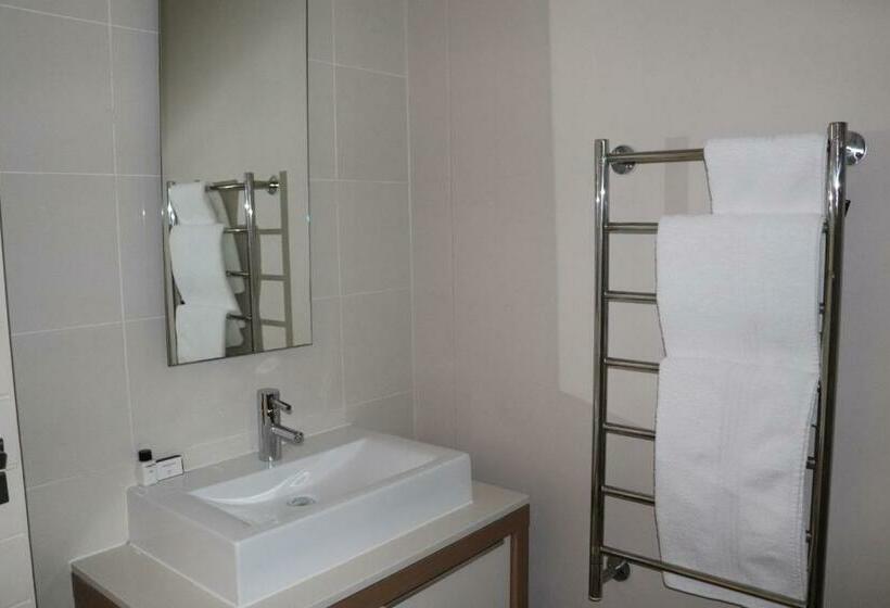 Студия Deluxe, The Residences At Crystal Towers