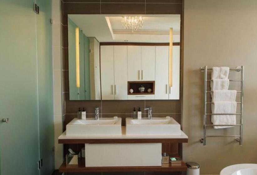 آپارتمان لوکس 2 خوابه, The Residences At Crystal Towers