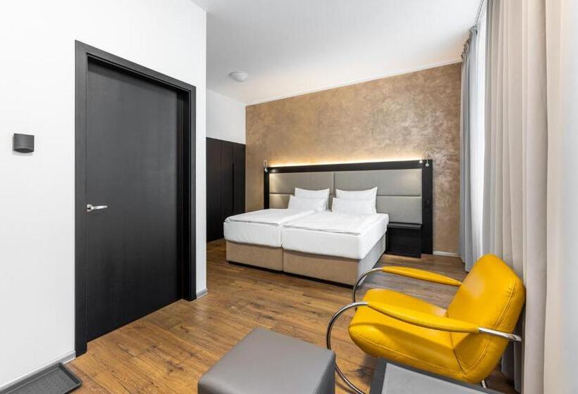 エコノミールーム, Theresian