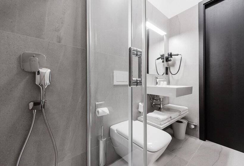 スタンダードルーム, Theresian