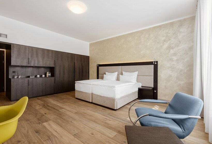 デラックスルーム, Theresian