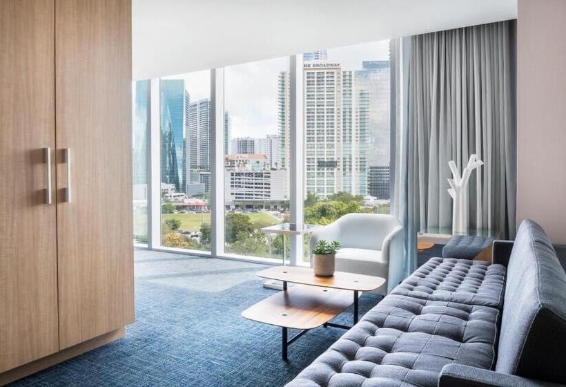带双人大床的行政管理套房, Novotel Miami Brickell