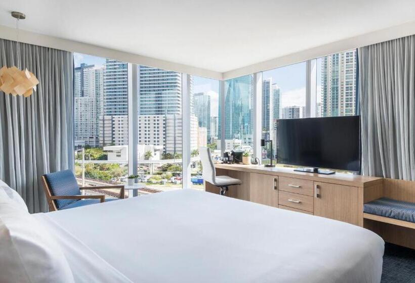 带双人大床的行政管理套房, Novotel Miami Brickell
