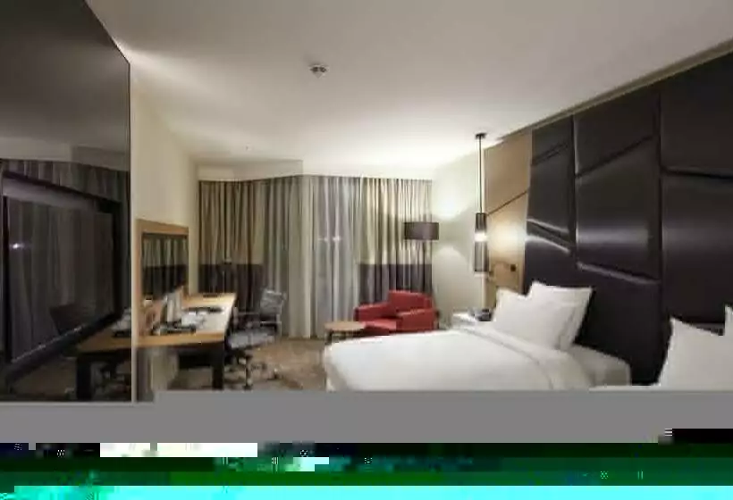 キングサイズベッドのスーペリアルーム, Pullman Istanbul Hotel & Convention Center