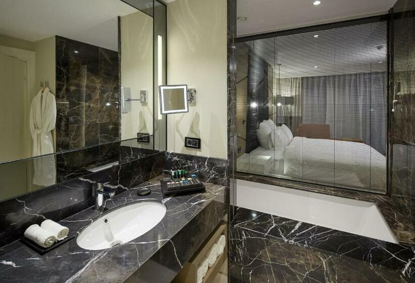 キングサイズベッド、シティビューデラックスルーム, Pullman Istanbul Hotel & Convention Center
