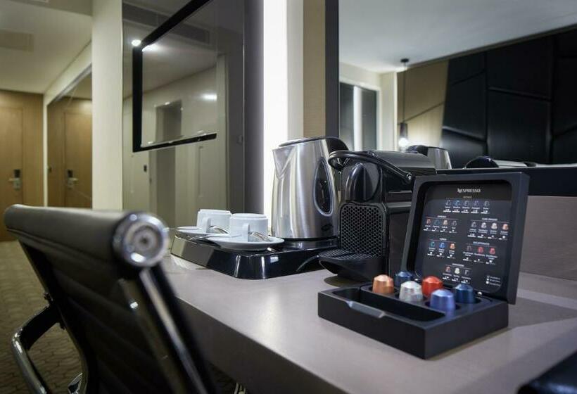 キングサイズベッド、シティビューデラックスルーム, Pullman Istanbul Hotel & Convention Center