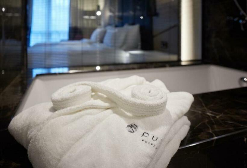 シティビューのデラックスルーム, Pullman Istanbul Hotel & Convention Center