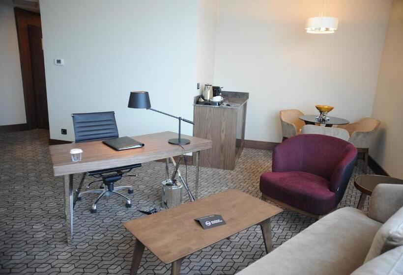 Deluxe Suite King Bed, Pullman Istanbul Hotel & Convention Center