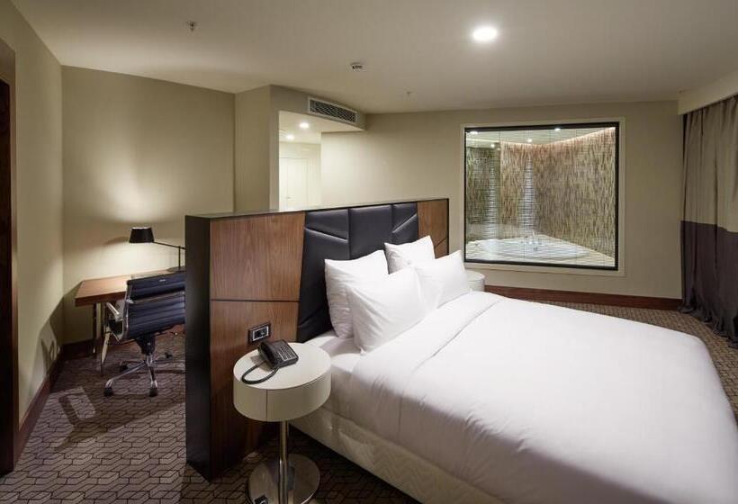 Suite Executive, Pullman Istanbul Hotel & Convention Center