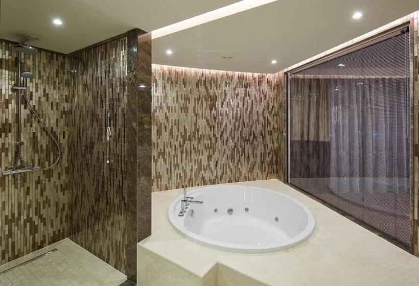 Suite Executive, Pullman Istanbul Hotel & Convention Center