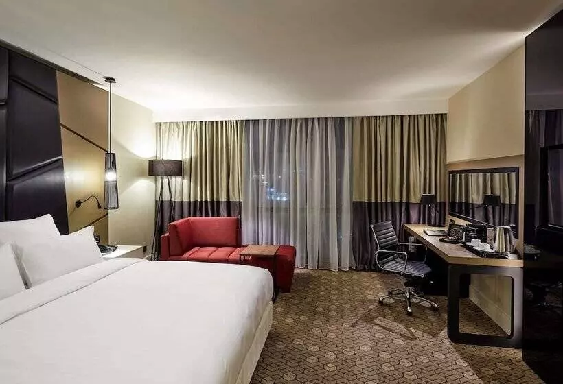 シティビューのデラックスルーム, Pullman Istanbul Hotel & Convention Center