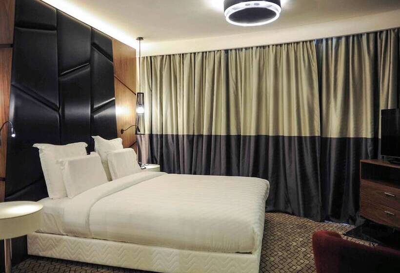 Suite Deluxe, Pullman Istanbul Hotel & Convention Center