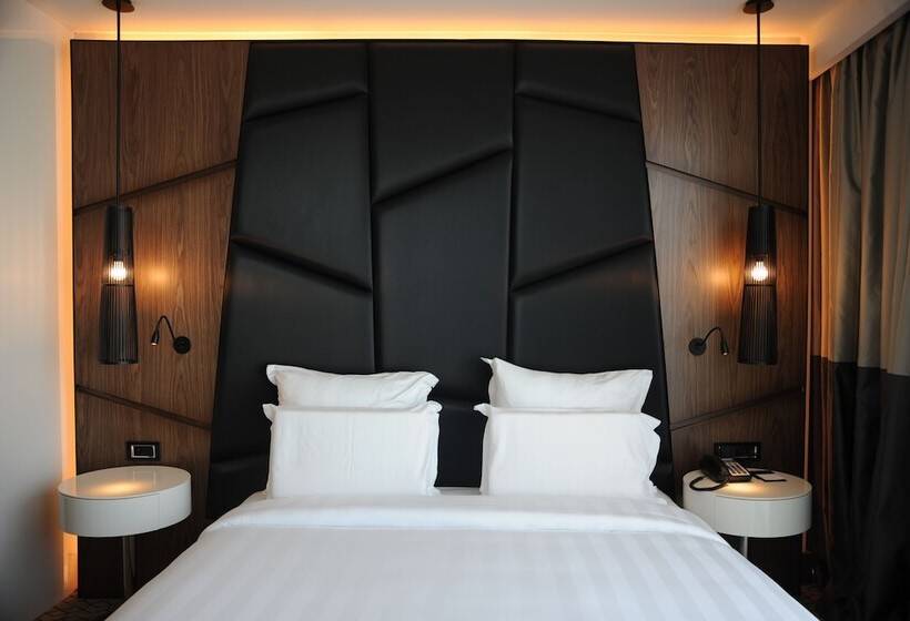 Suite Deluxe, Pullman Istanbul Hotel & Convention Center