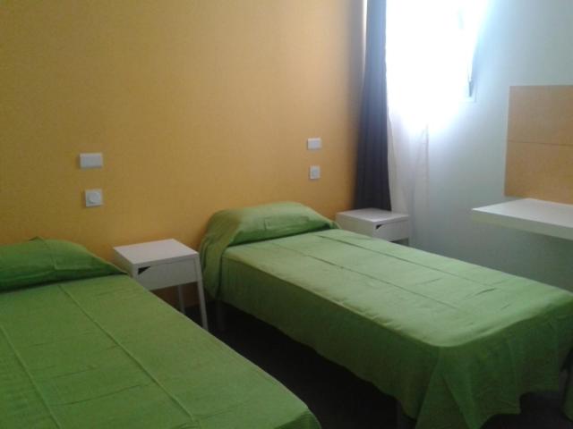 バス共有のスタンダードルーム, Falow