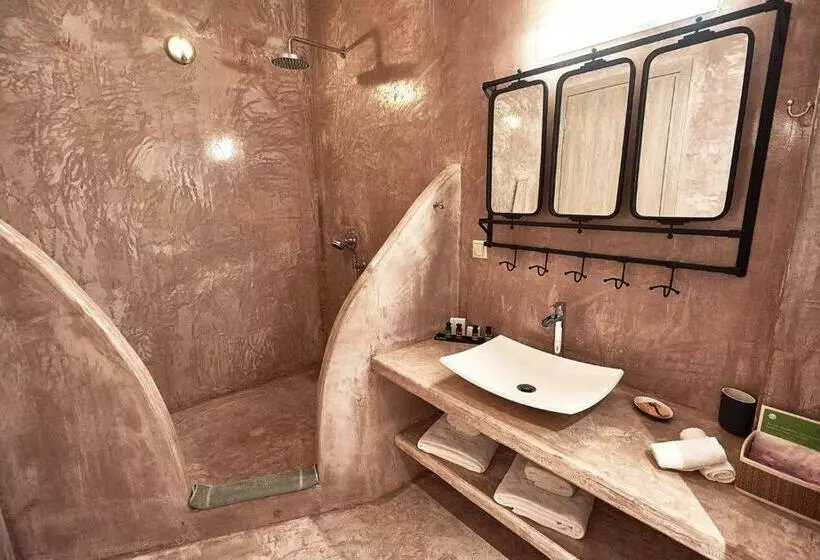 سوییت خانوادگی, Ifeel Athens