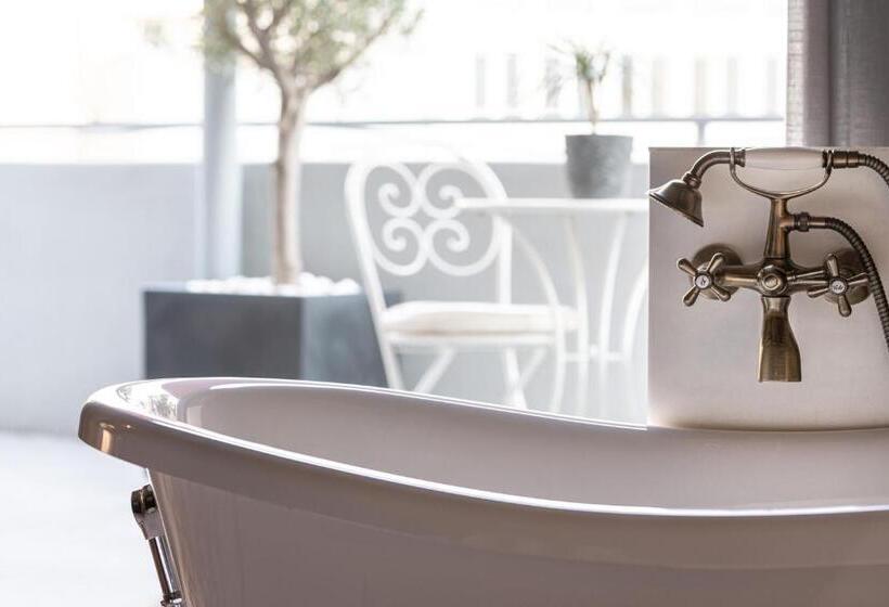 Superior suite with view, Ifeel Athens
