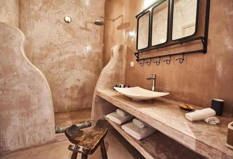 수피리어 룸, Ifeel Athens