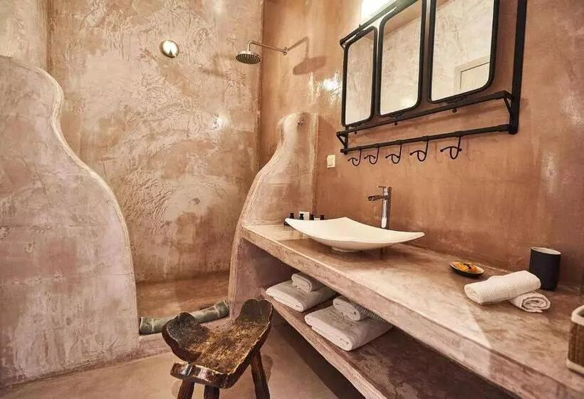 اتاق سوپریور, Ifeel Athens
