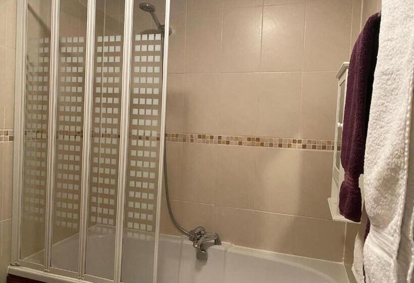 디럭스 스위트 킹 침대, Old Chapel Forge