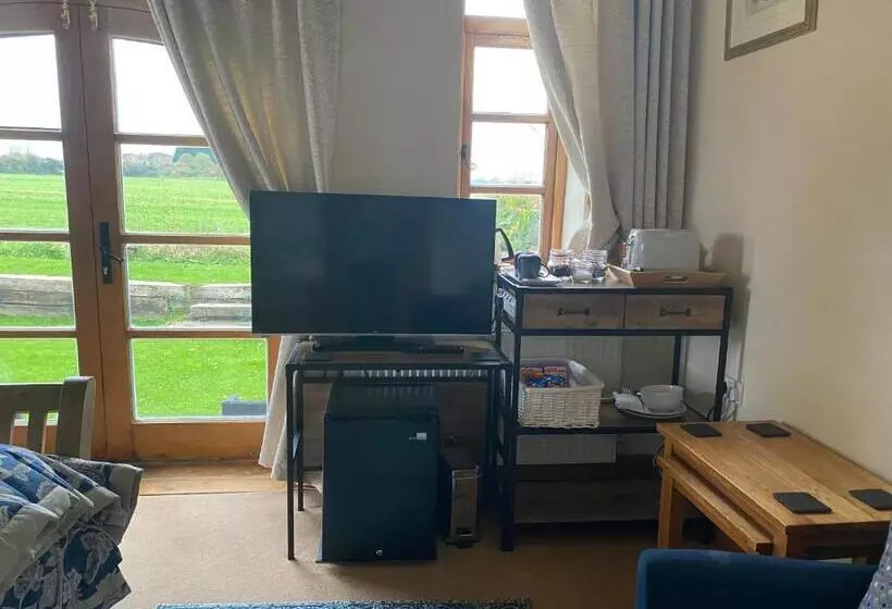 Deluxe Suite King Bed, Old Chapel Forge
