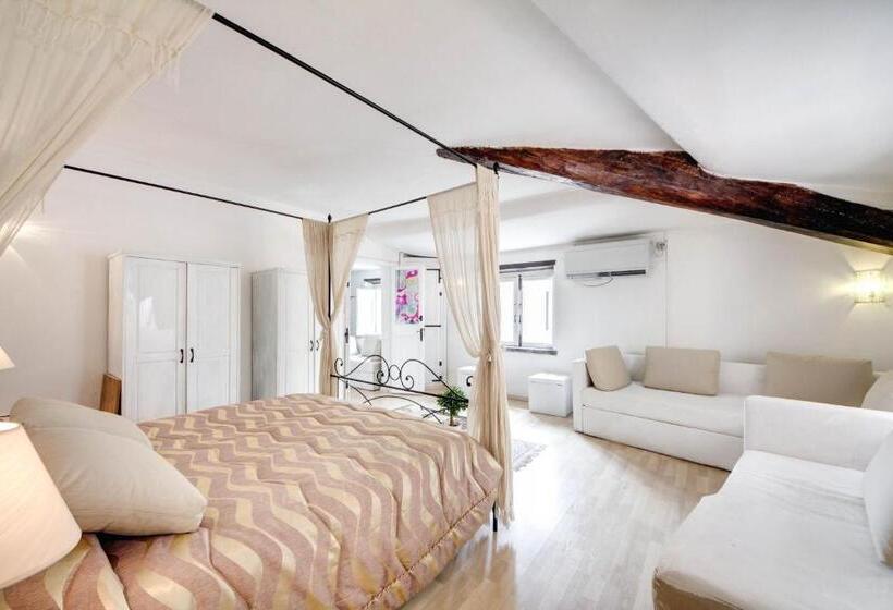 1 Bedroom Penthouse Apartment, Casawally