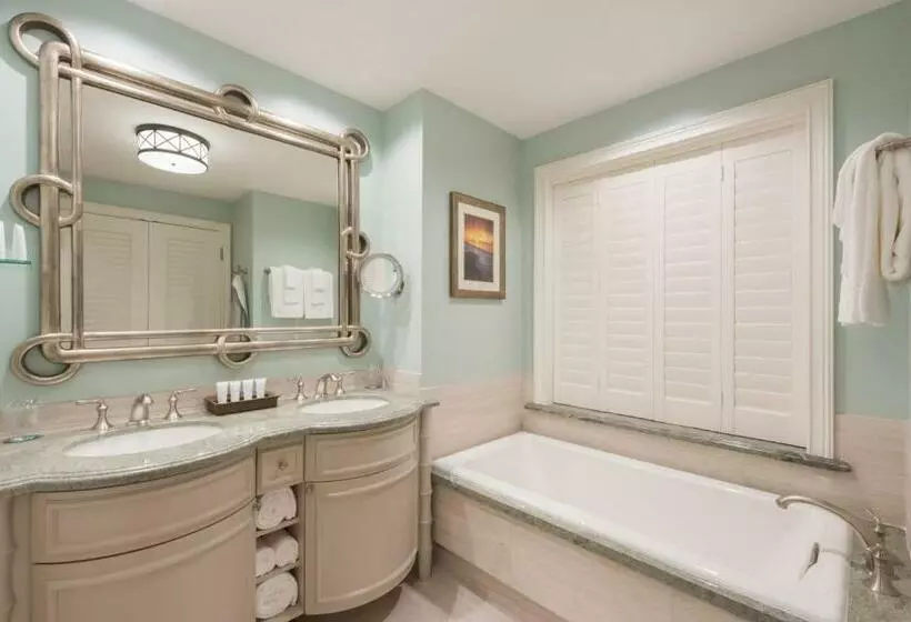 اتاق استاندارد با چشم‌انداز استخر, Henderson Beach Resort