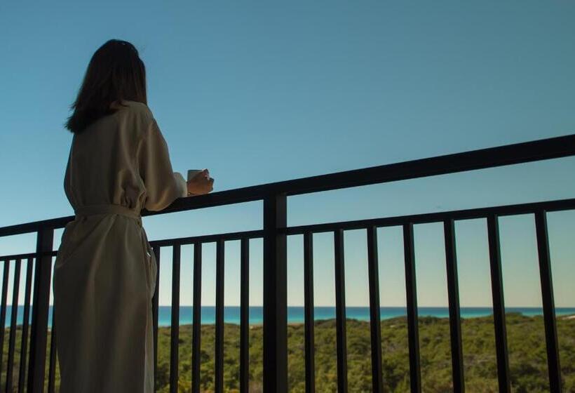 带大床的标准间, Henderson Beach Resort