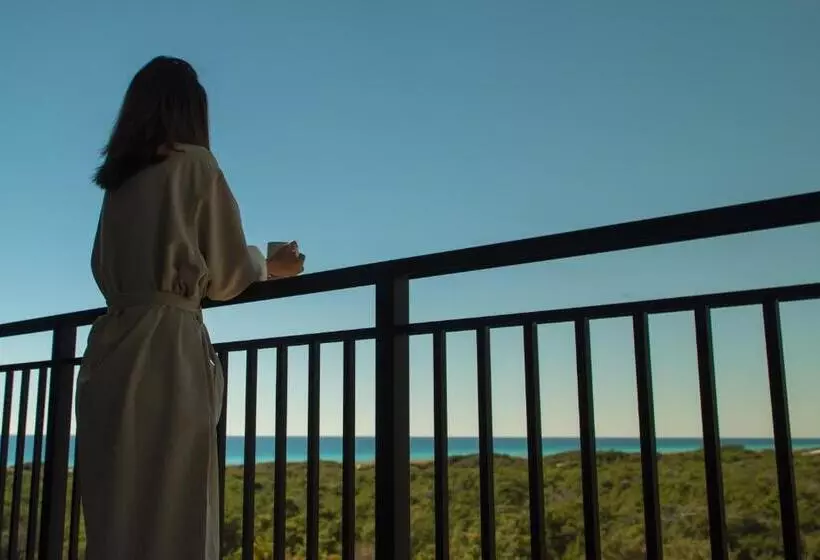 اتاق استاندارد با چشم‌انداز دریا, Henderson Beach Resort