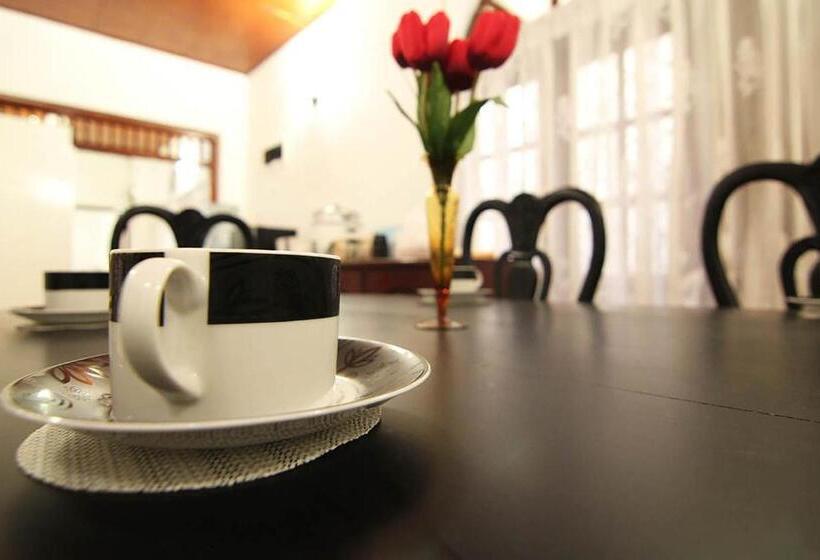 חדר אקונומי, 2in1 Kandy Hostel