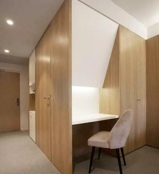 コンフォートルーム, Best Western Plus Hotel Divona Cahors
