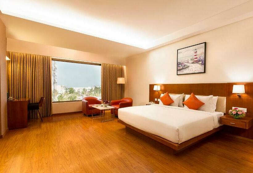 חדר אקזקיוטיב, Cj Pallazzio,salem