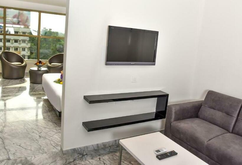 סוויטה, Cj Pallazzio,salem