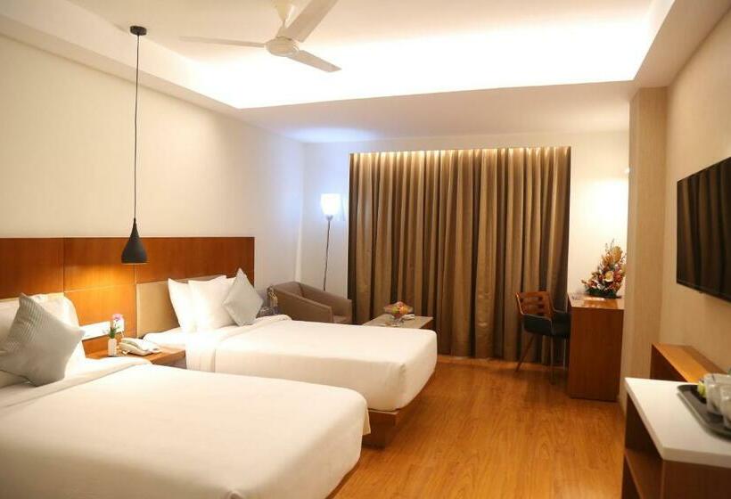 סוויטה, Cj Pallazzio,salem