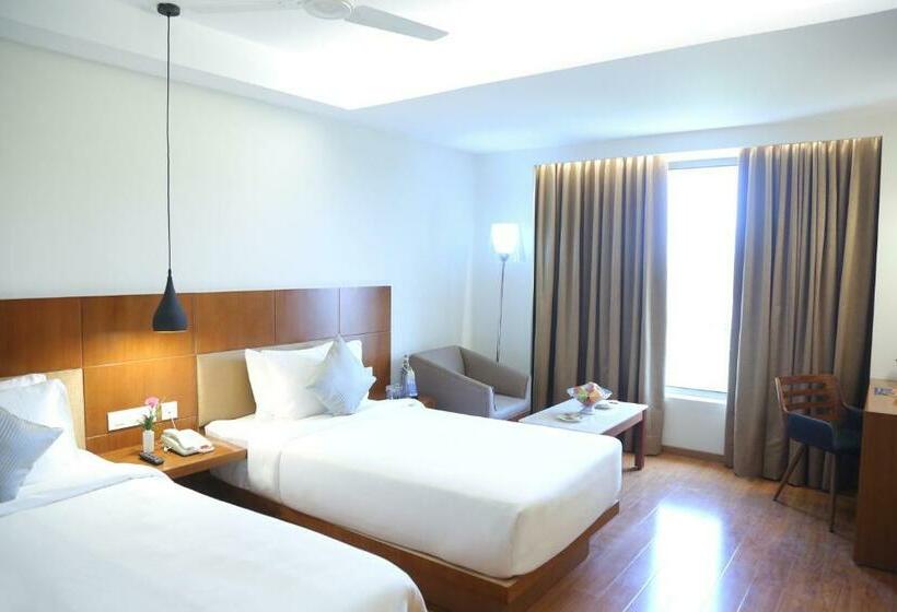 סוויטה, Cj Pallazzio,salem