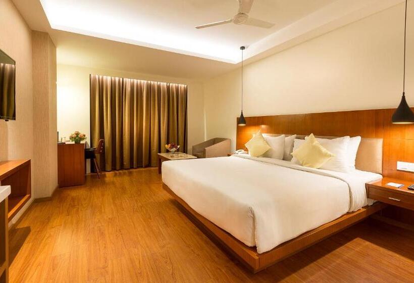 חדר דחוקס עם מיטת קינג, Cj Pallazzio,salem