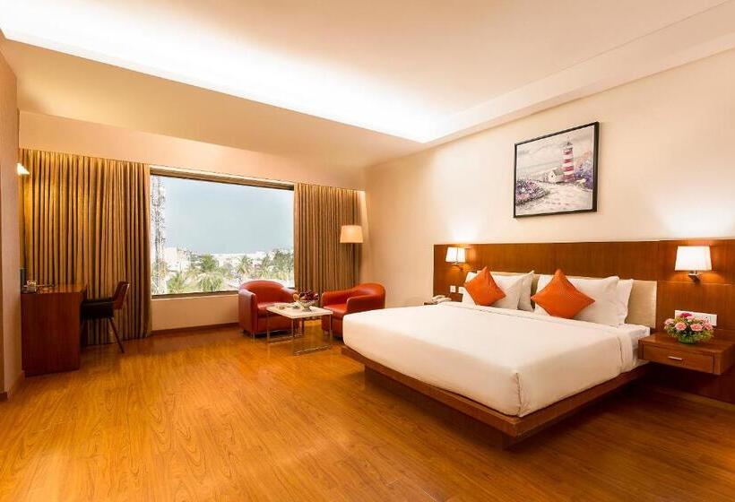 חדר דחוקס עם מיטת קינג, Cj Pallazzio,salem