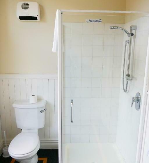 标准工作室, Highland House Boutique