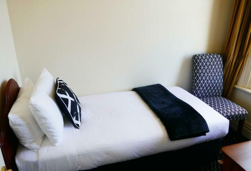 标准工作室, Highland House Boutique