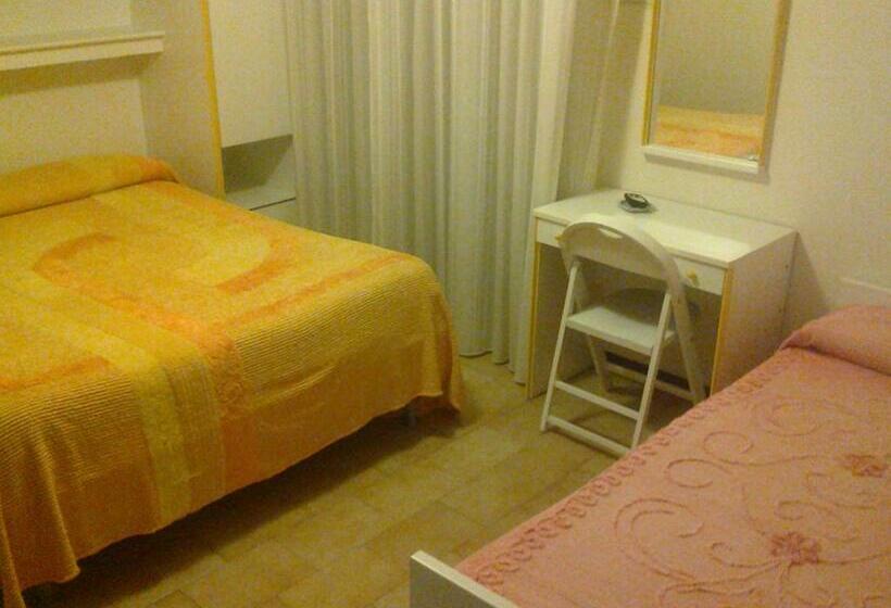 标准三人间, Malibran