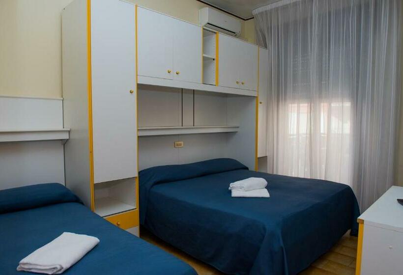 标准三人间, Malibran