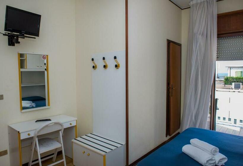 标准三人间, Malibran