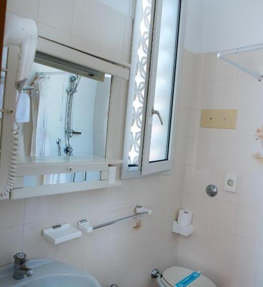 四人标准间, Malibran