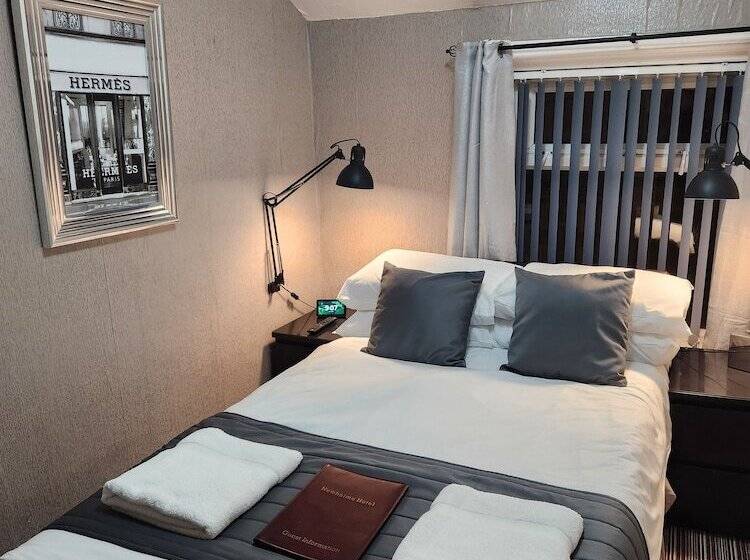 Номер Стандарт, Newholme